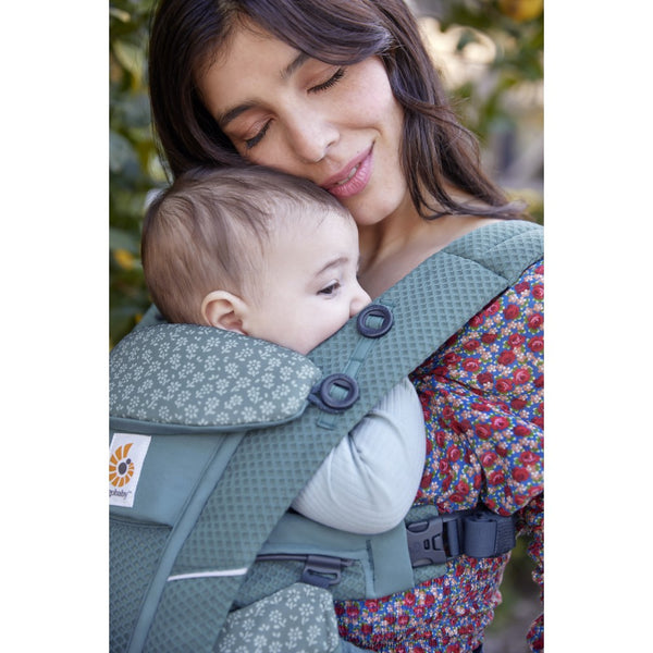 Ergobaby Omni Breeze Baby Carrier -Twilight Blue Daisies