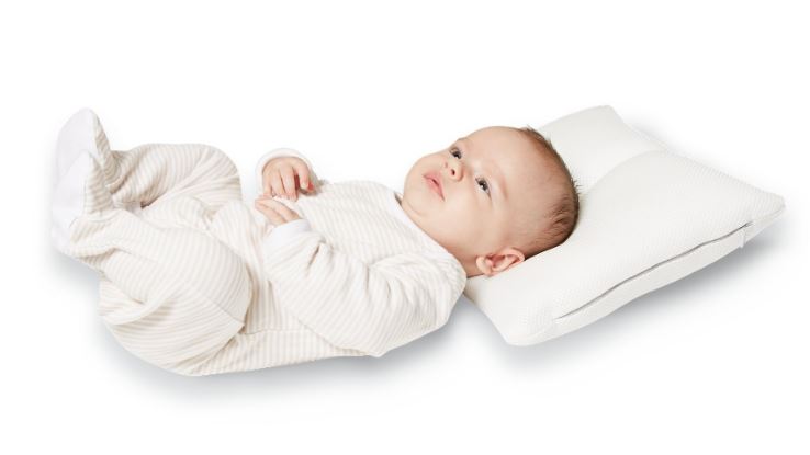 Traeumeland Baby Pillow Carefor Midi 25x28cm (2 - 8 mths)