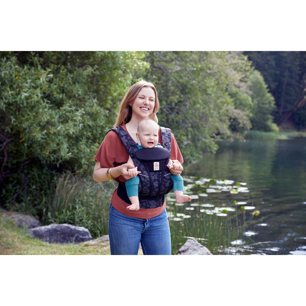 Ergobaby Omni Breeze Baby Carrier - Onyx Blooms